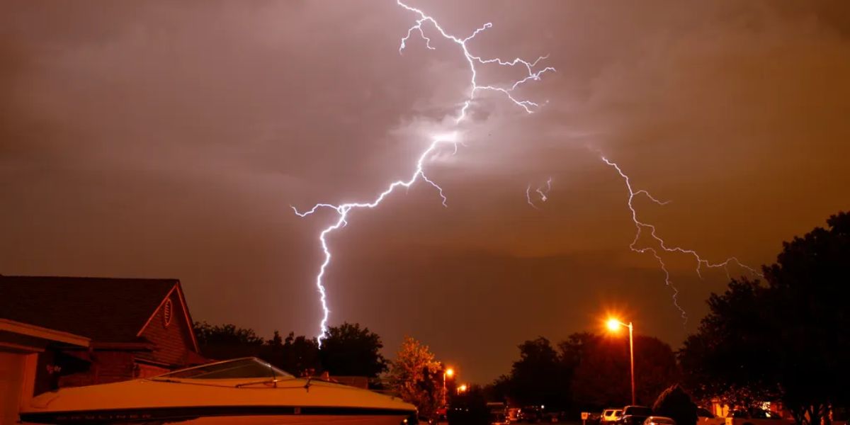 Illinois Tornado Confirmed as Storm Line Broke Through Cap, Triggering Long Night Across Ohio Valley