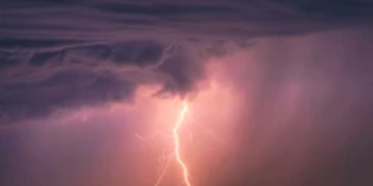 Danger in the Sky: Damaging Winds and Lightning Closing In on Metro Atlanta — Here's What's Coming Tonight