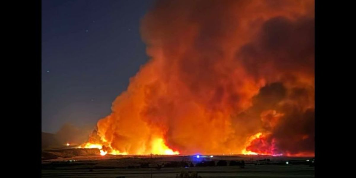 Entire Town Ordered to Flee as 67,000-Acre Aspen Acres Fire Explodes Overnight — Zero Containment, Flames Visible for Miles