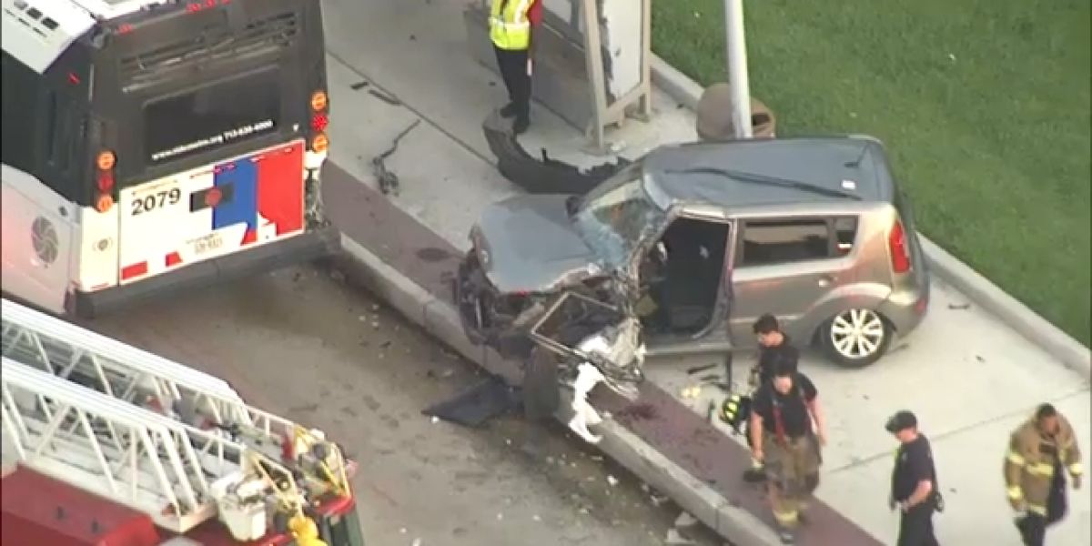 Houston bus crash sends 7 to the hospital — and the driver who caused it tried to run
