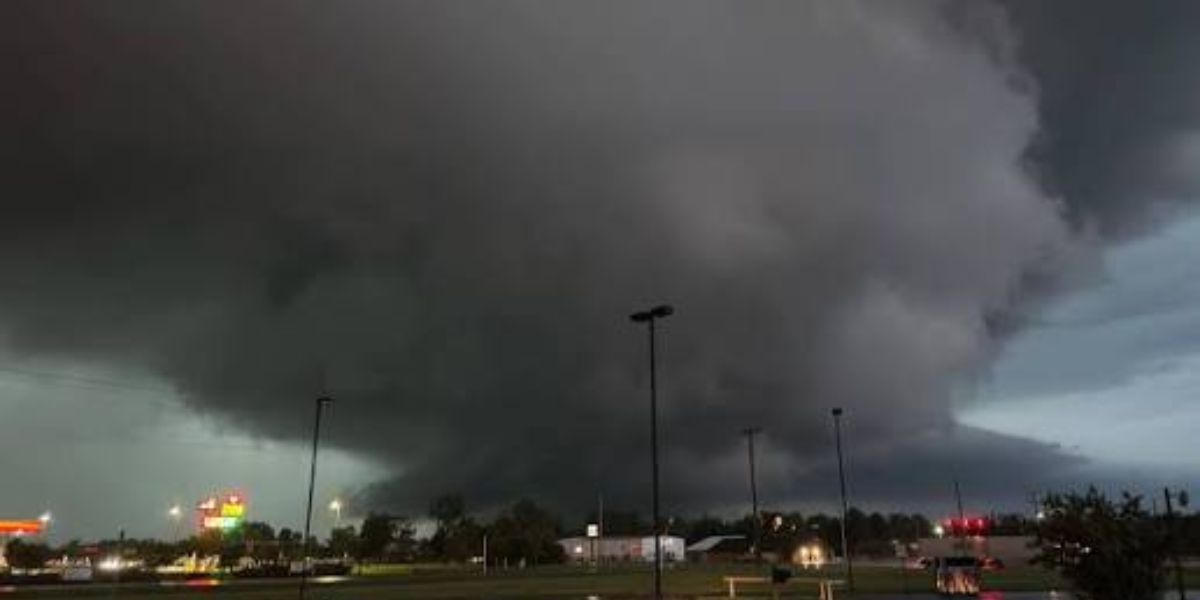 Ohio Valley and Great Lakes Brace for Severe Storm Threat as Forecasters Warn of Damaging Winds and Possible Tornado This Weekend